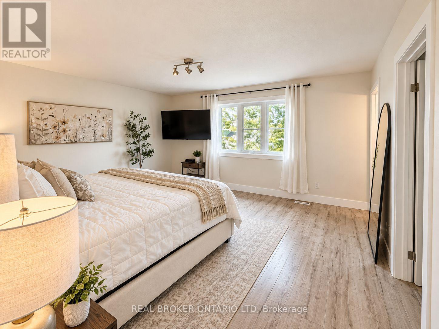 22 Queensway Drive, Strathroy-Caradoc, Ontario  N7G 4M3 - Photo 11 - X13814660