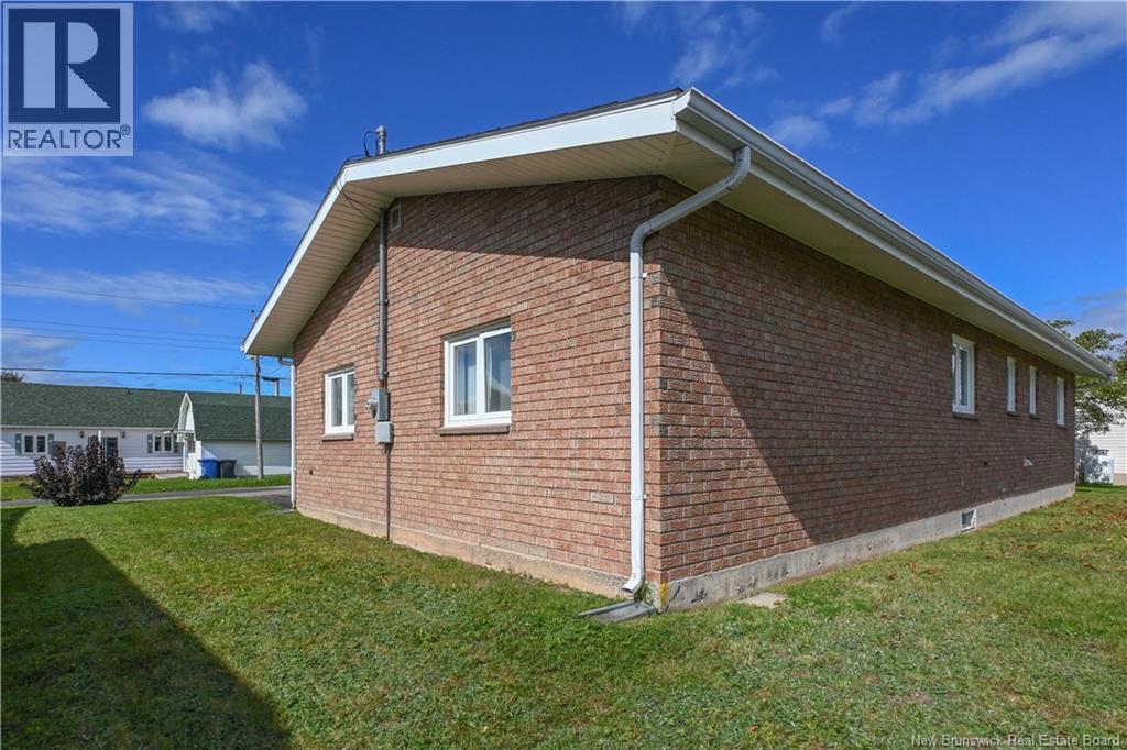 140 Des Saules Street, Shippagan, New Brunswick  E8S 3C9 - Photo 4 - NB148318