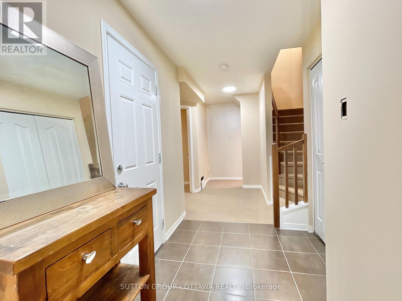 18 - 123 Corinth Private, Ottawa, Ontario K2E 0A8 - Photo 2 - X13814630
