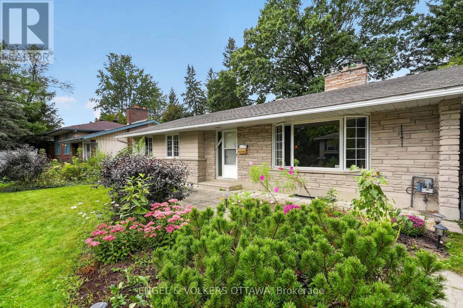 2642 Marble Crescent, Ottawa, Ontario  K1V 8L8 - Photo 3 - X13814692