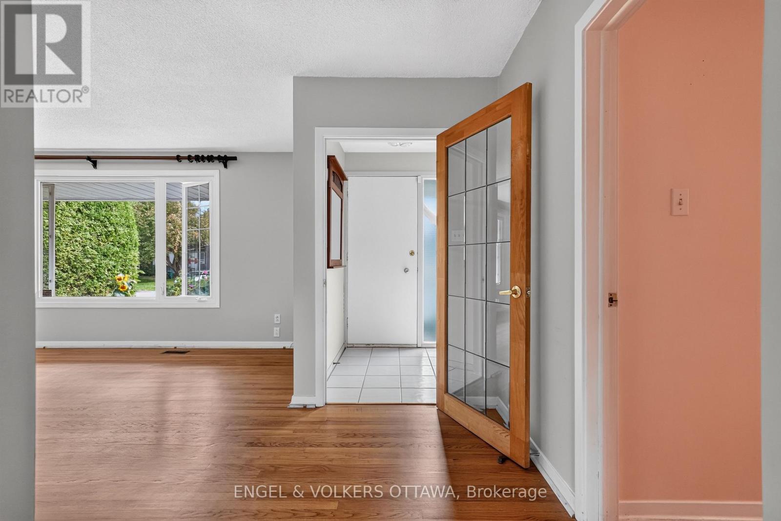 2642 Marble Crescent, Ottawa, Ontario  K1V 8L8 - Photo 4 - X13814692