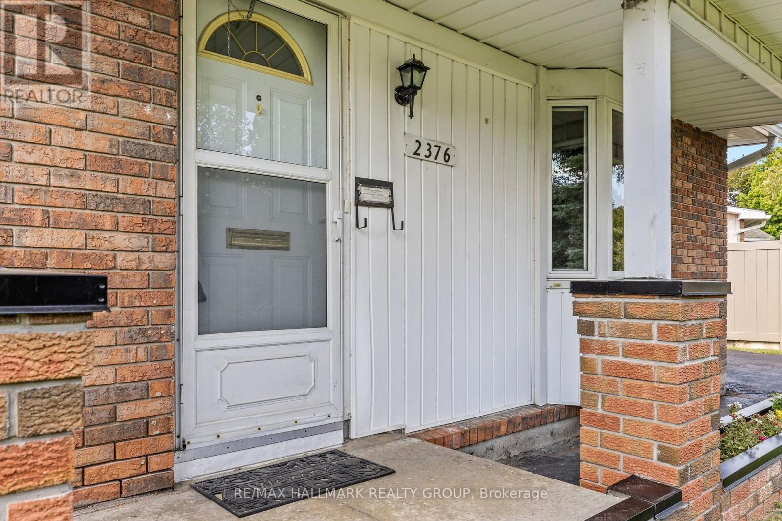 2376 Blackstone Crescent, Ottawa, Ontario  K1B 4H2 - Photo 5 - X13814716
