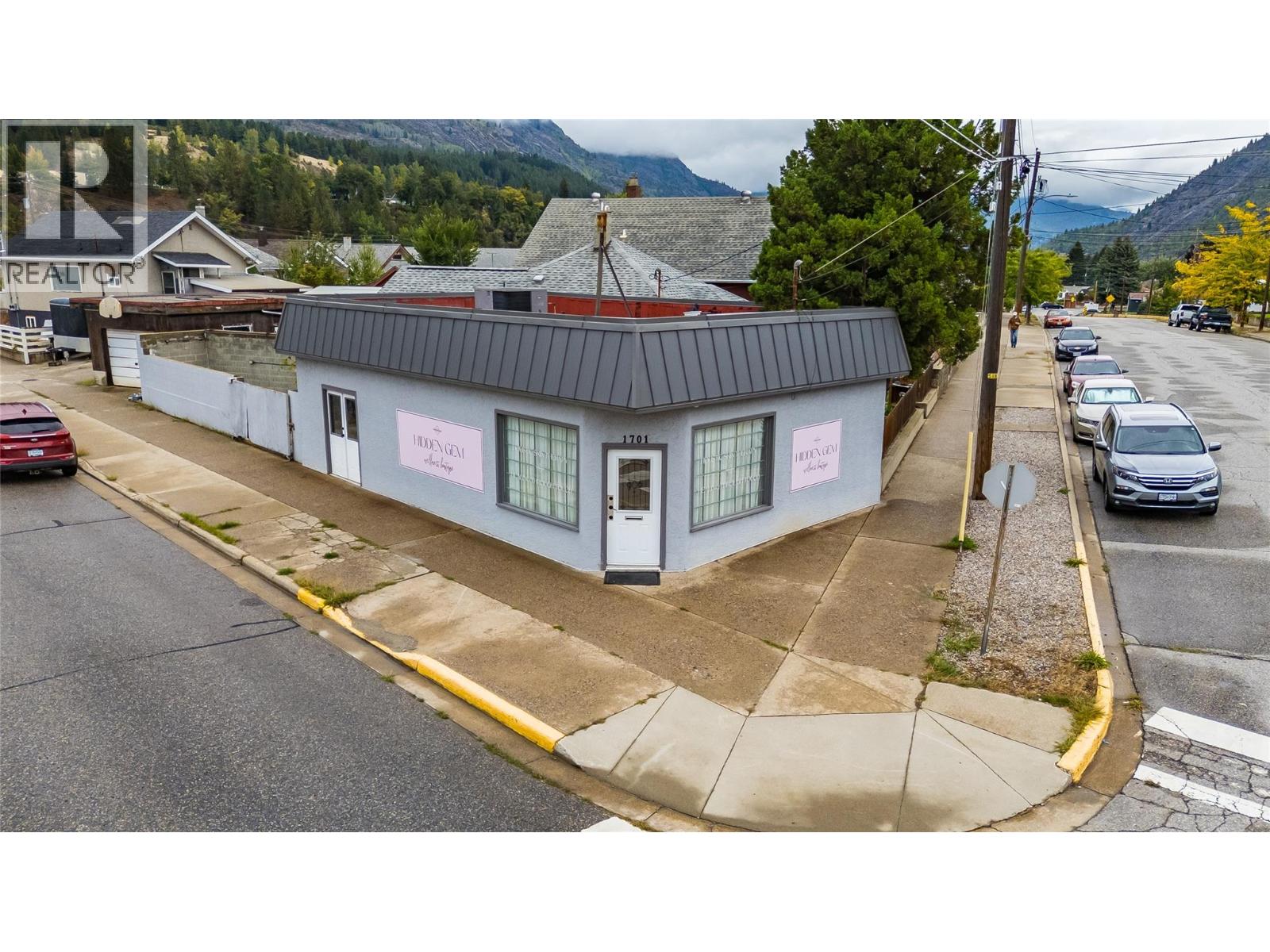 1701 Third Avenue, Trail, British Columbia