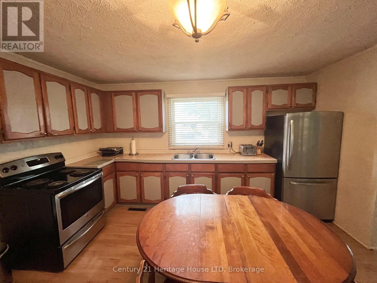 60 Watkins Street, St. Catharines, Ontario  L2M 6R9 - Photo 5 - X13814754