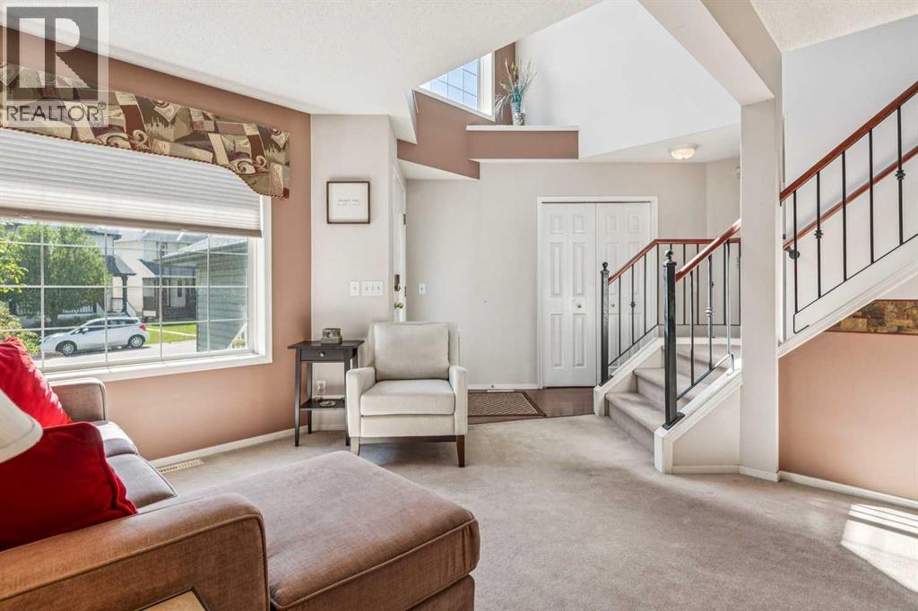 40 Country Hills Bay NW photo 7