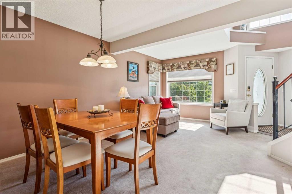 40 Country Hills Bay NW photo 8