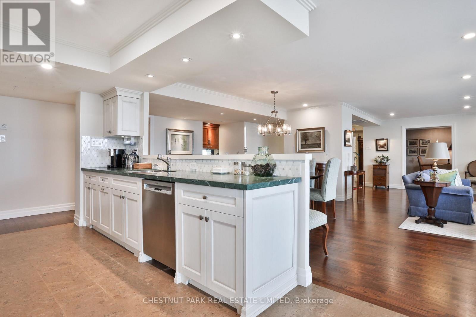 1101 - 61 St Clair Avenue W, Toronto, Ontario  M4V 2Y8 - Photo 20 - C13814642