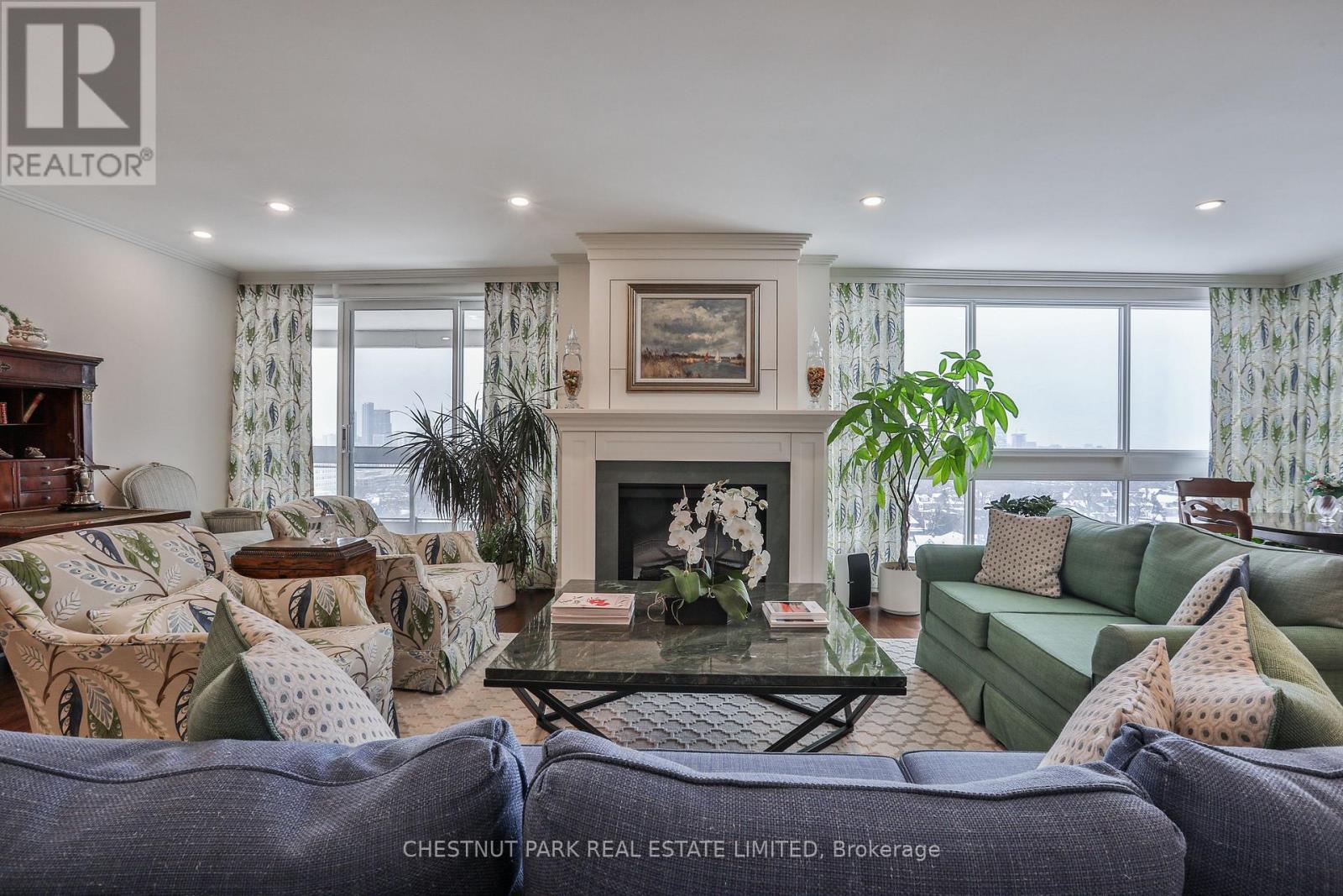 1101 - 61 St Clair Avenue W, Toronto, Ontario  M4V 2Y8 - Photo 6 - C13814642