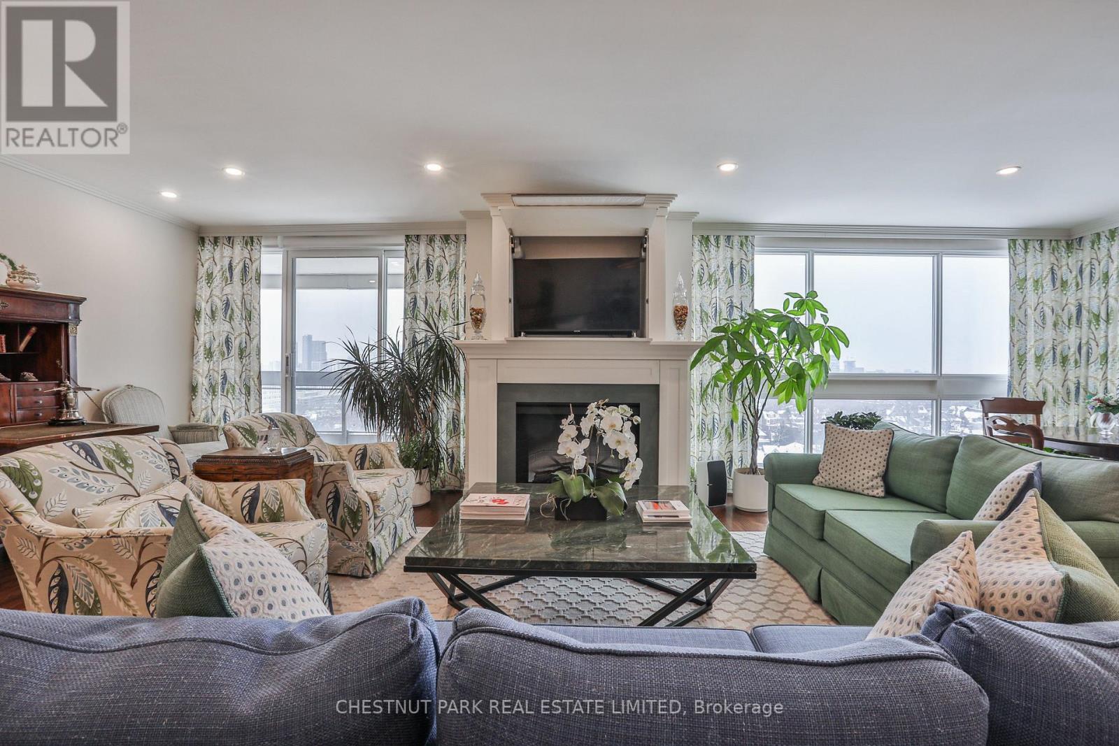 1101 - 61 St Clair Avenue W, Toronto, Ontario  M4V 2Y8 - Photo 7 - C13814642