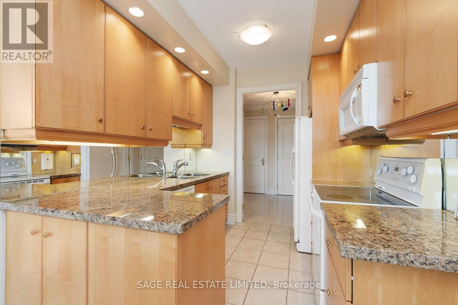505 - 10 Old York Mills Road, Toronto, Ontario  M2P 2G9 - Photo 28 - C13814658
