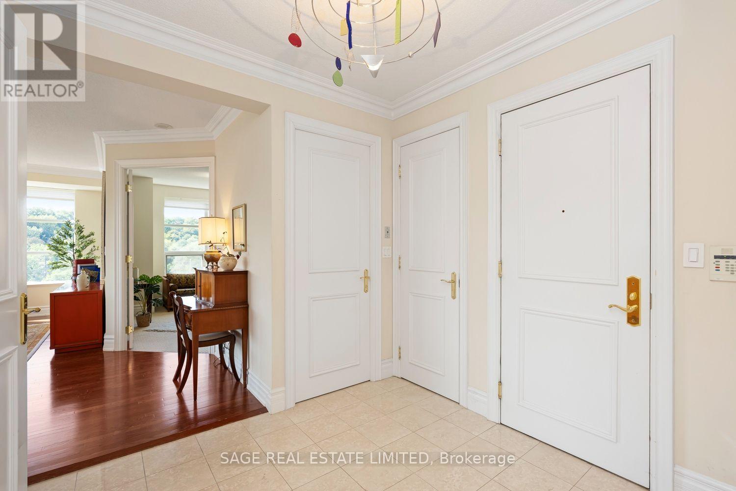 505 - 10 Old York Mills Road, Toronto, Ontario  M2P 2G9 - Photo 9 - C13814658