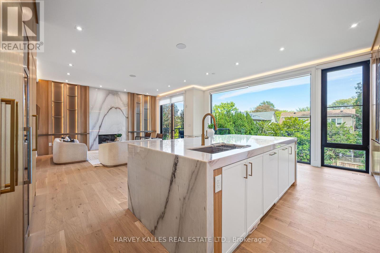 449 Elm Road, Toronto, Ontario  M5M 3W8 - Photo 17 - C13814726