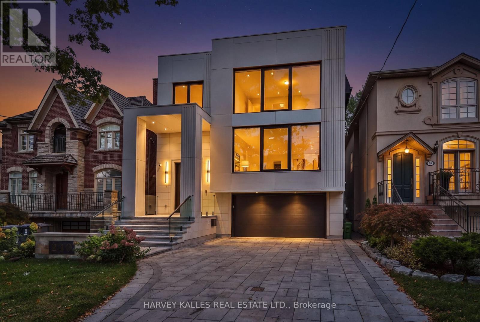 449 Elm Road, Toronto, Ontario  M5M 3W8 - Photo 2 - C13814726