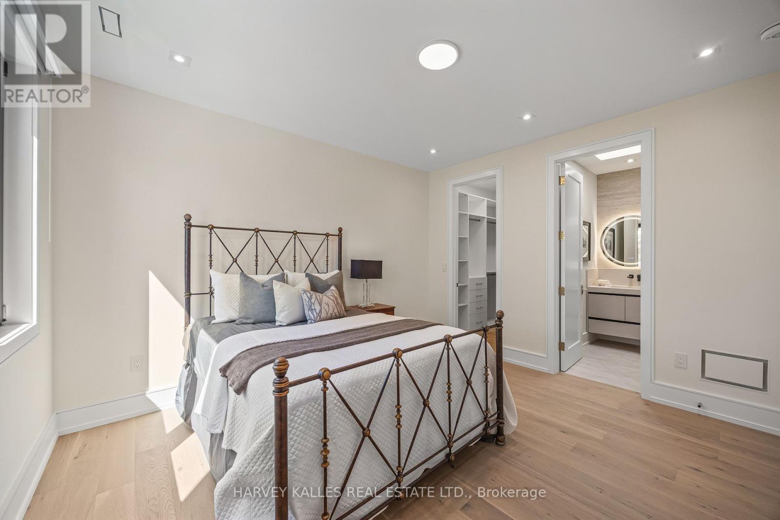 449 Elm Road, Toronto, Ontario  M5M 3W8 - Photo 32 - C13814726