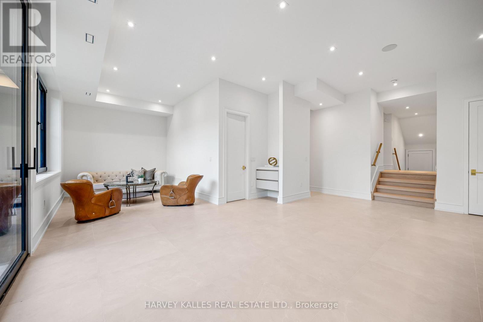 449 Elm Road, Toronto, Ontario  M5M 3W8 - Photo 38 - C13814726