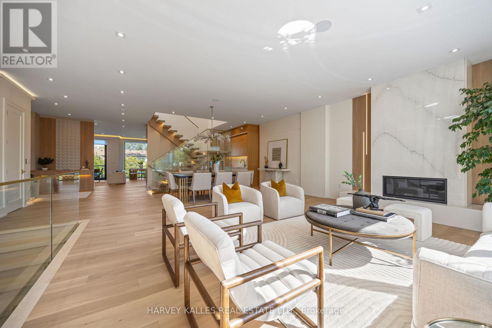 449 Elm Road, Toronto, Ontario  M5M 3W8 - Photo 4 - C13814726