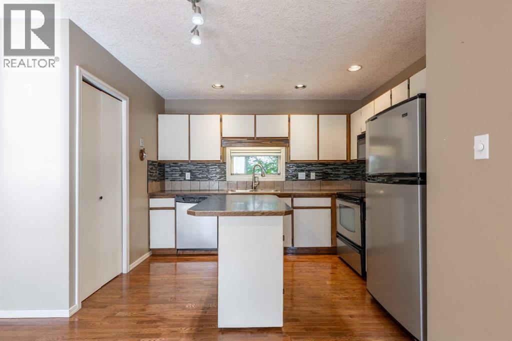 119 Red Crow Boulevard W