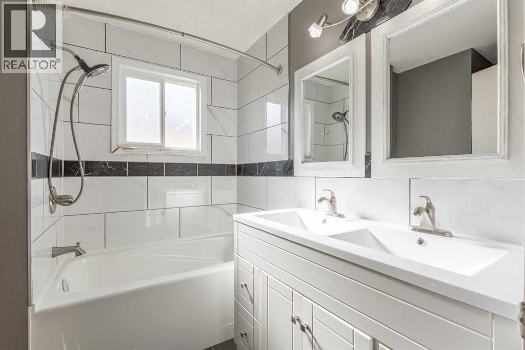 119 Red Crow Boulevard W
