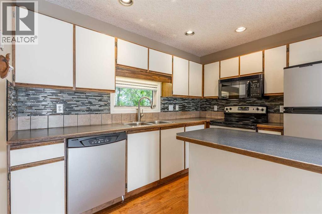 119 Red Crow Boulevard W