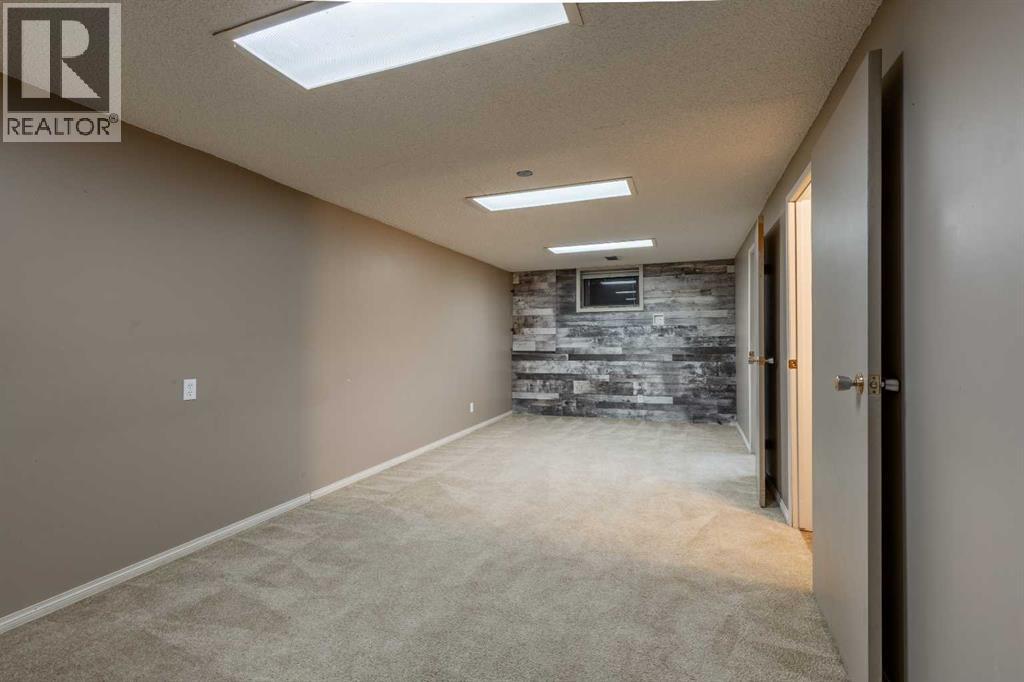 119 Red Crow Boulevard W