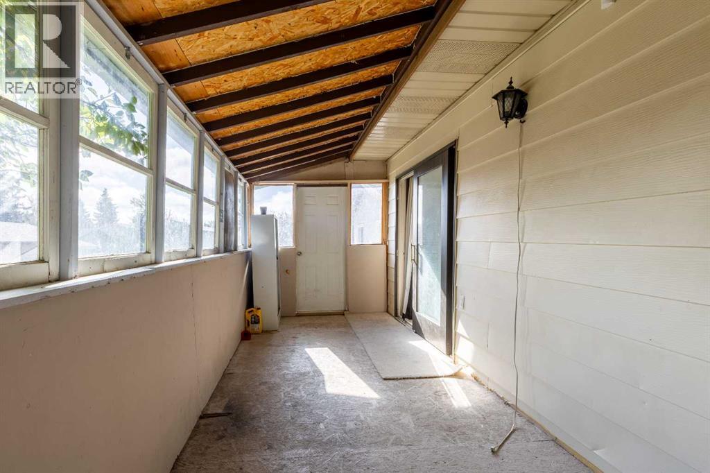 119 Red Crow Boulevard W