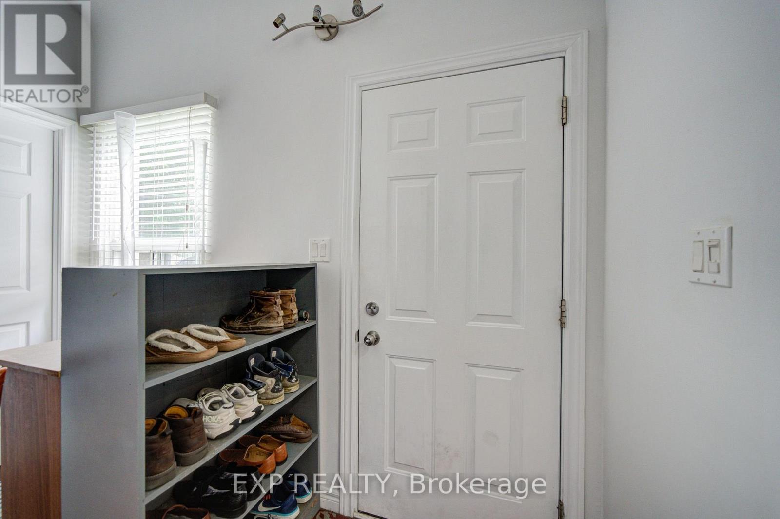 176 Sedgemount Drive, Toronto, Ontario  M1H 1Y2 - Photo 4 - E13814640