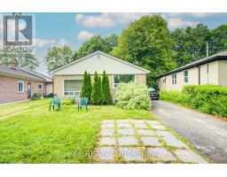 176 SEDGEMOUNT DRIVE, Toronto, Ontario