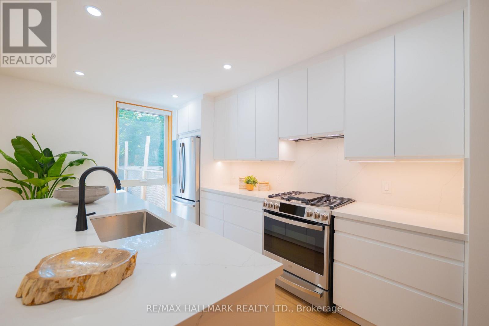 83 Condor Avenue, Toronto, Ontario  M4J 3M7 - Photo 13 - E13814778