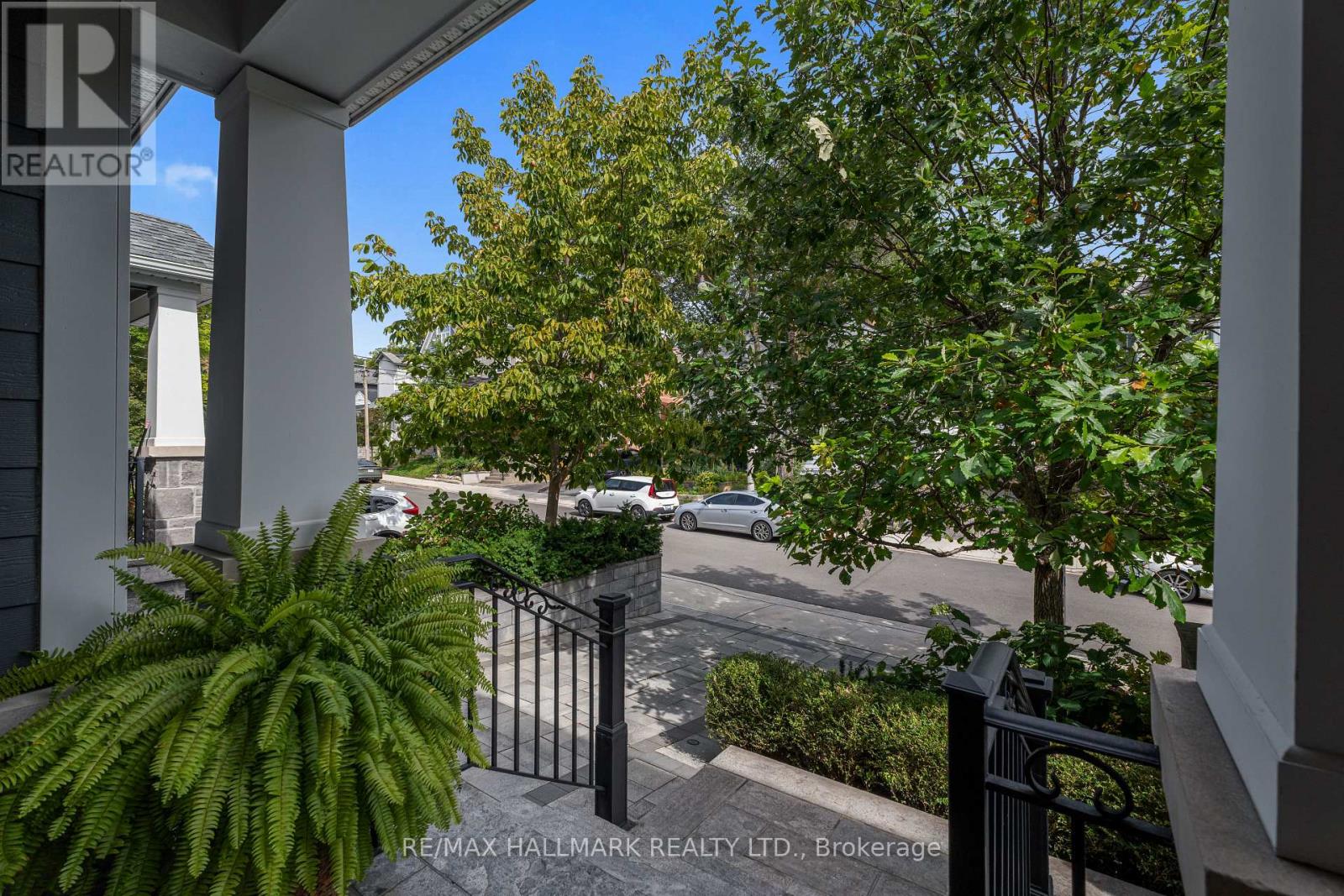 152 Wheeler Avenue, Toronto, Ontario  M4L 3V4 - Photo 2 - E13814780