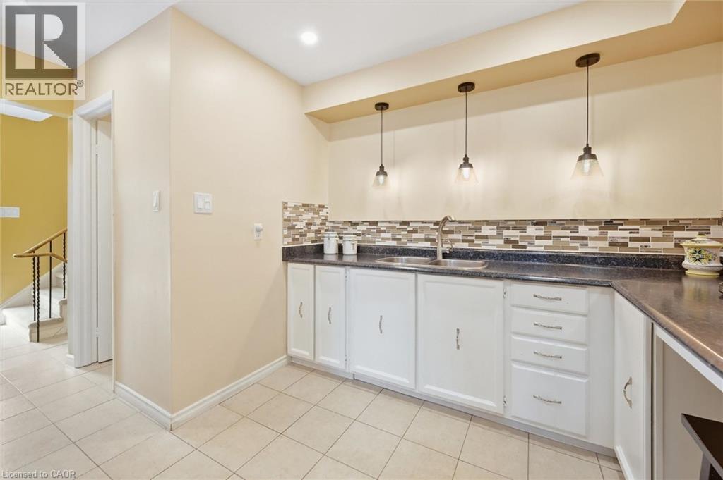 1576 Kerns Road Unit# 7, Burlington, Ontario  L7P 3A7 - Photo 12 - 40858257