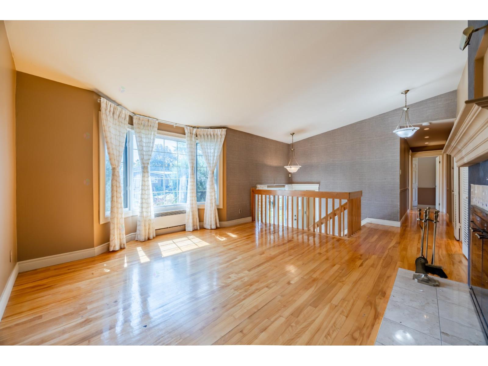 171 Rue Michener Châteauguay Quebec Canada J6J2B3 3
