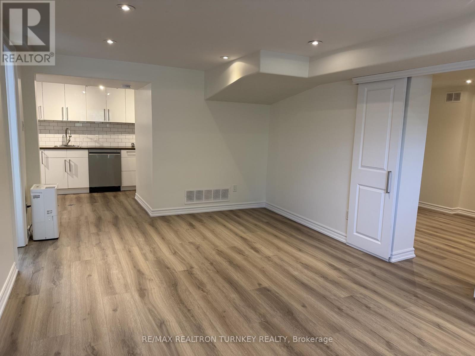 Lower - 310 Queen Street, Newmarket, Ontario  L3Y 2G4 - Photo 17 - N13814656
