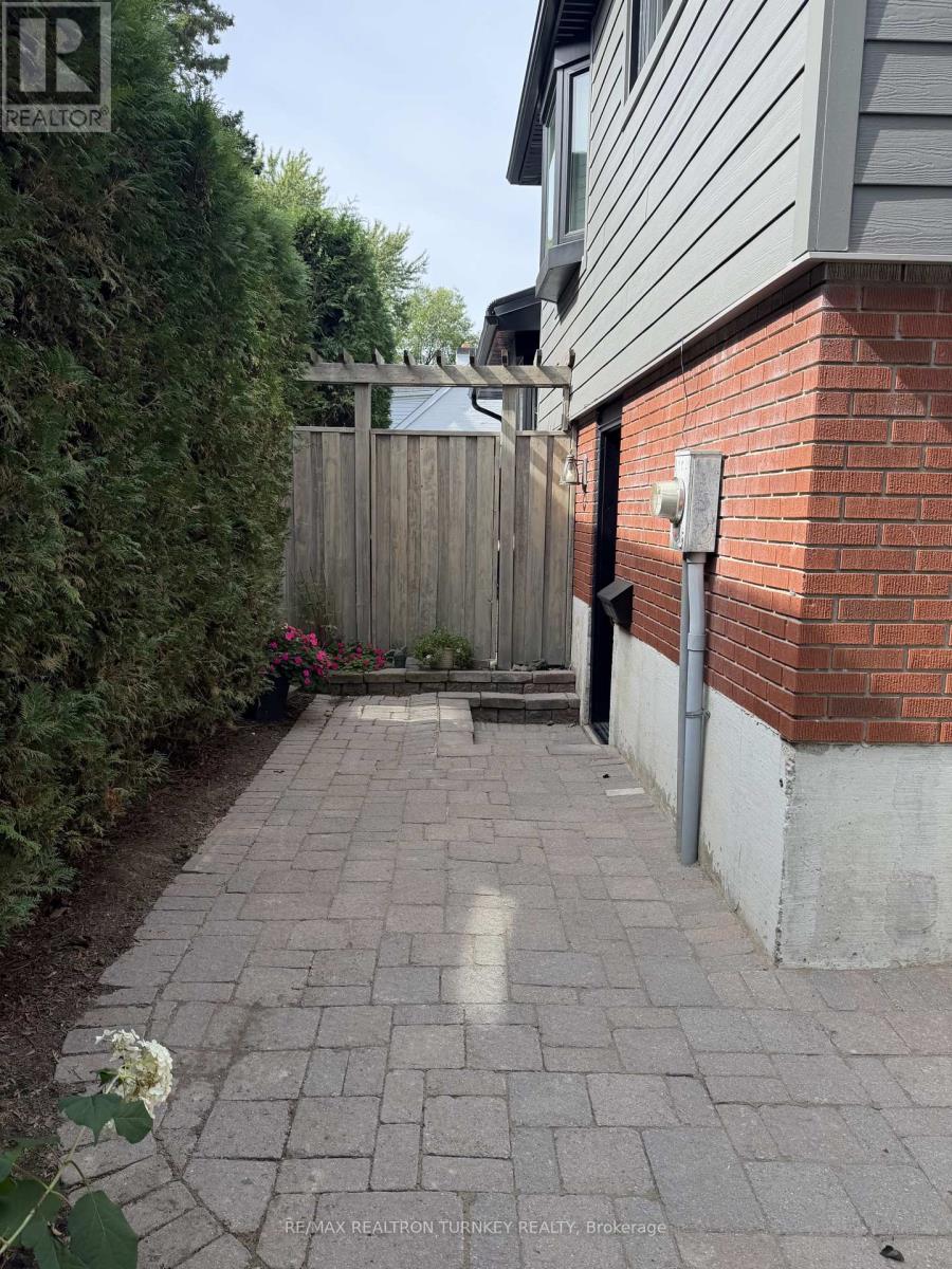 Lower - 310 Queen Street, Newmarket, Ontario  L3Y 2G4 - Photo 4 - N13814656