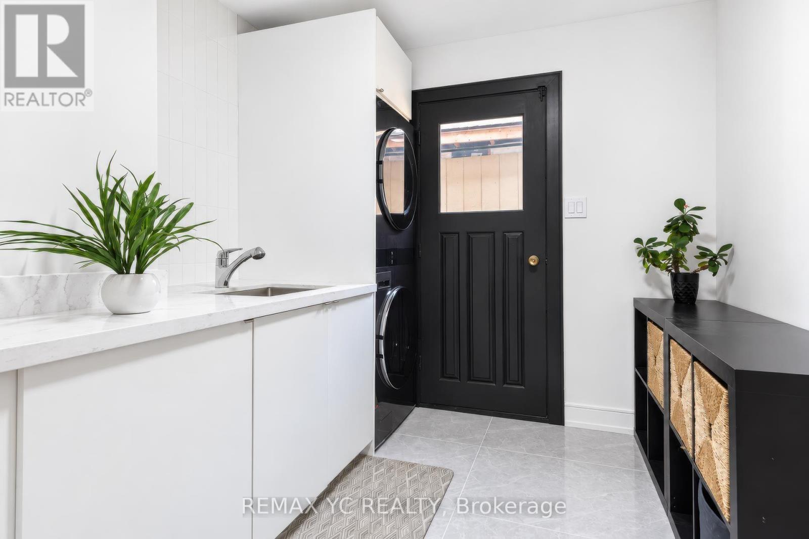 4 Simmons Crescent, Aurora, Ontario  L4G 6B4 - Photo 18 - N13814694