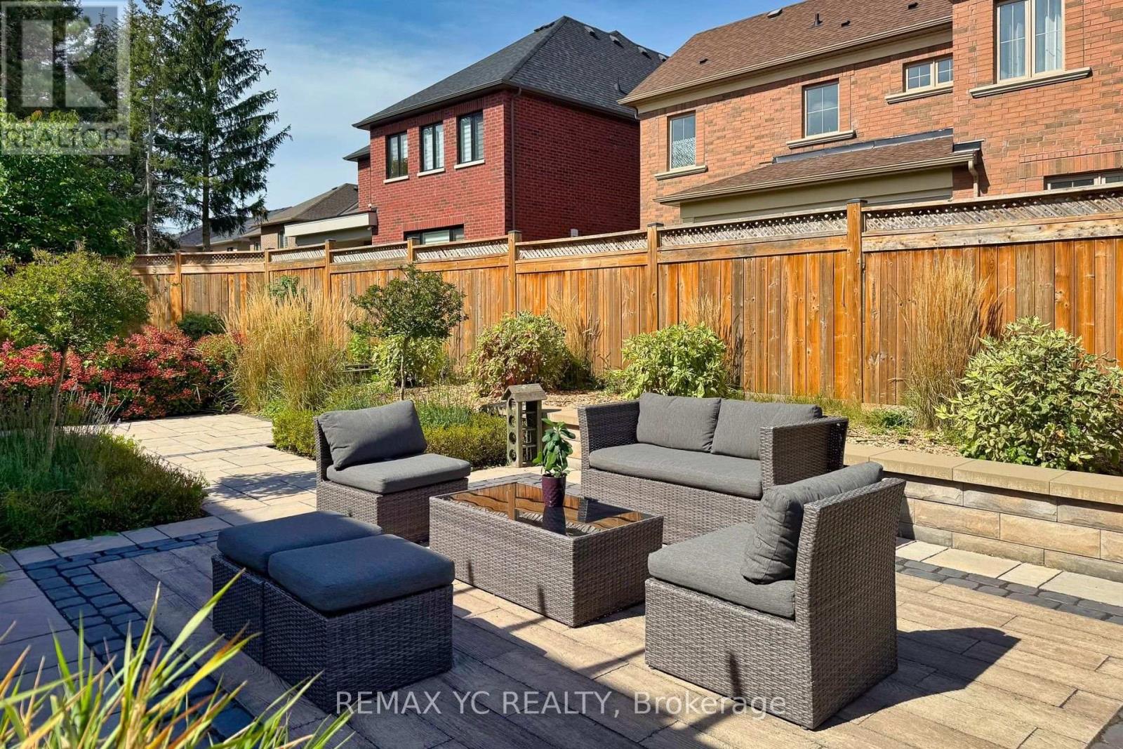4 Simmons Crescent, Aurora, Ontario  L4G 6B4 - Photo 35 - N13814694