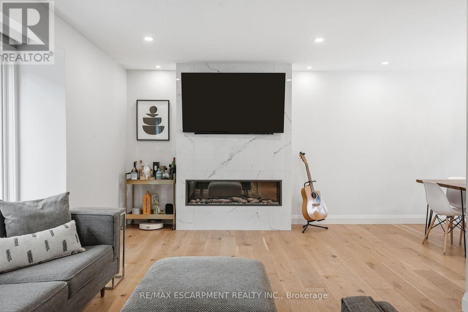 3368 Guildwood Drive, Burlington, Ontario L7N 1L5 - Photo 6 - W13814706