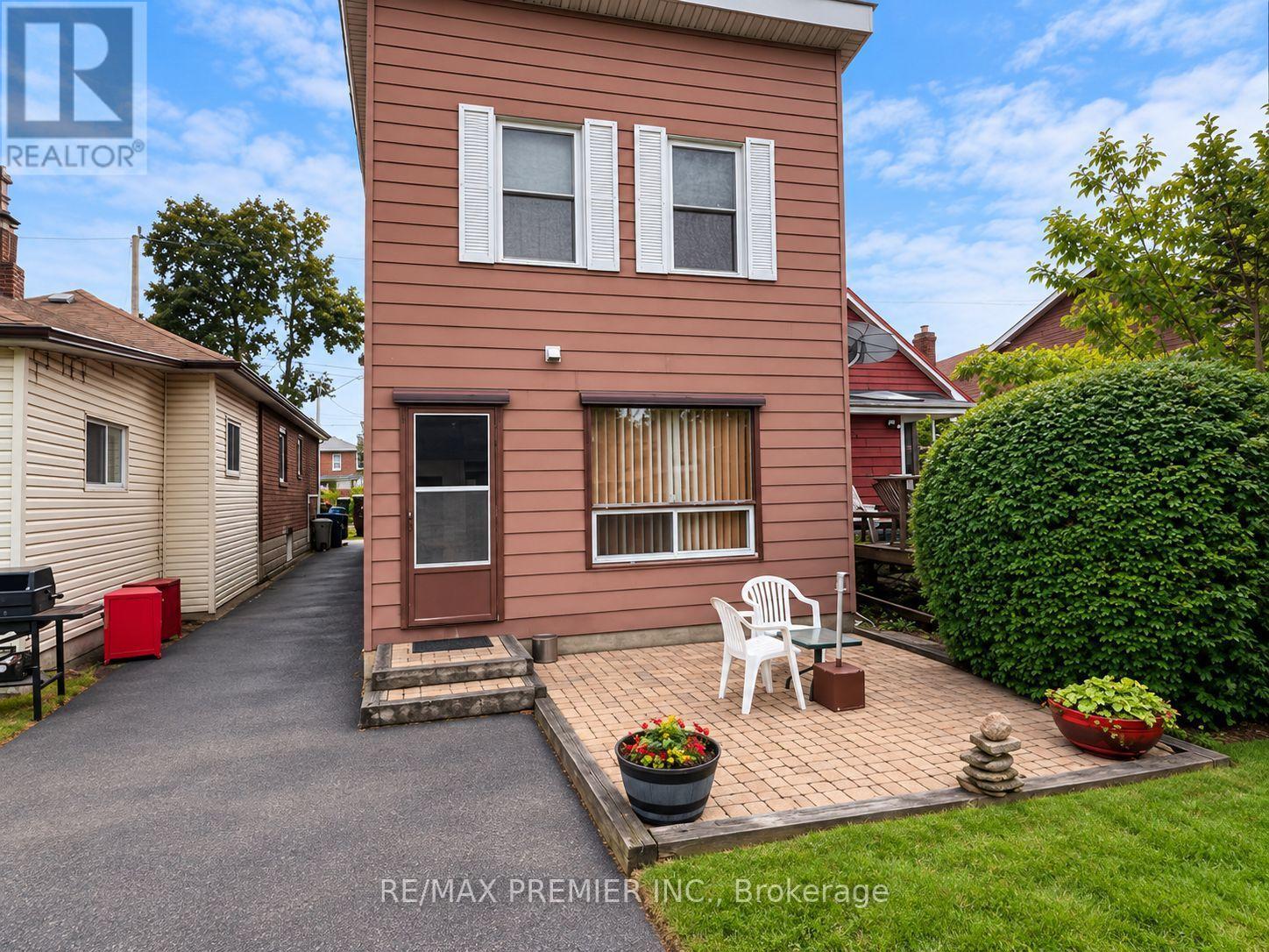 34 Rutherford Avenue, Toronto, Ontario  M6M 2C6 - Photo 14 - W13814782