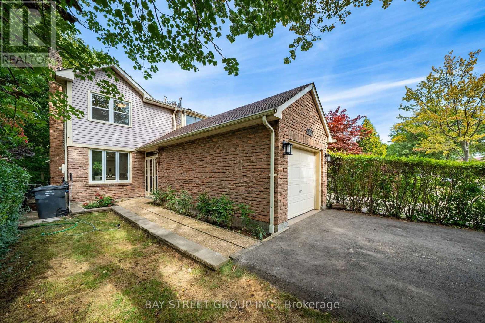 2439 Musket Court, Mississauga, Ontario  L5L 3B7 - Photo 37 - W13814792