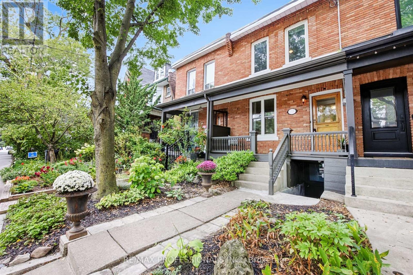 28 Wright Avenue, Toronto, Ontario  M6R 1K8 - Photo 2 - W13814840