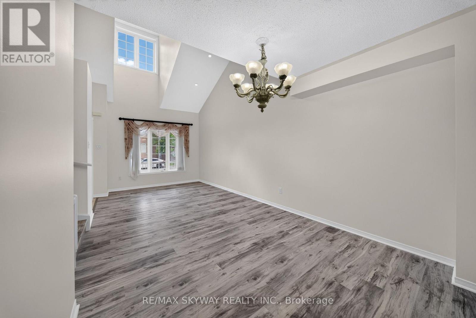 7 Madronna Gardens, Brampton, Ontario  L7A 2V5 - Photo 19 - W13814858