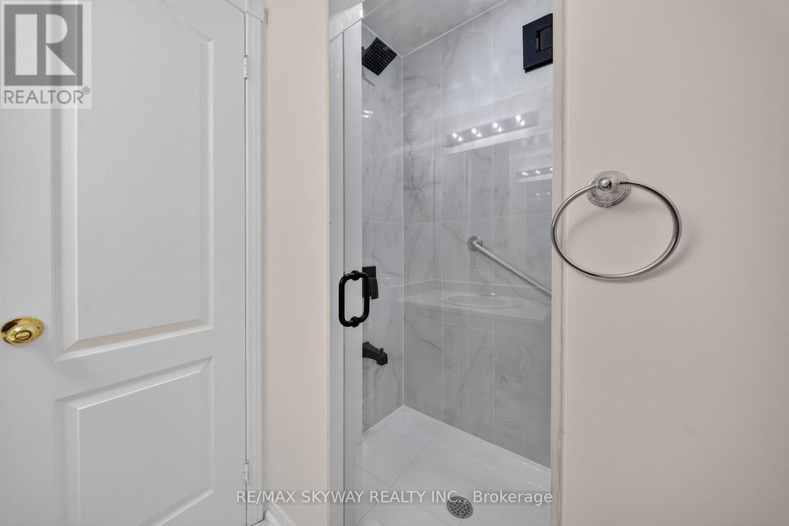7 Madronna Gardens, Brampton, Ontario  L7A 2V5 - Photo 28 - W13814858