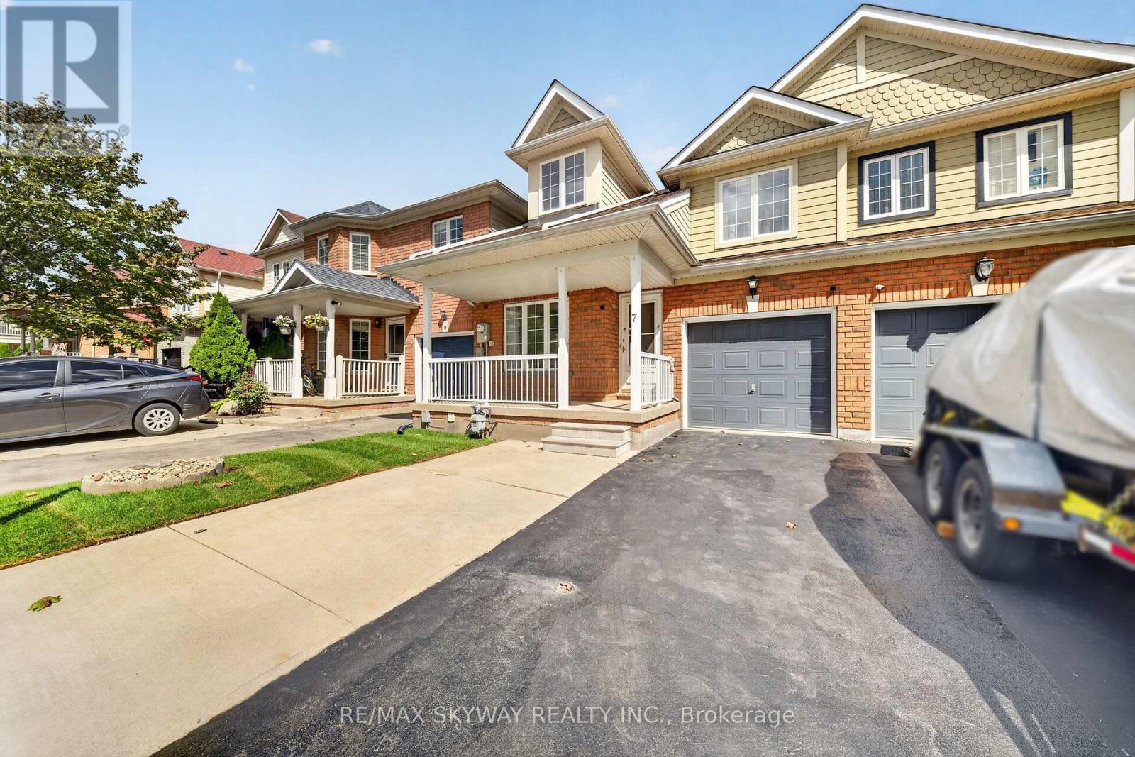 7 Madronna Gardens, Brampton, Ontario  L7A 2V5 - Photo 3 - W13814858