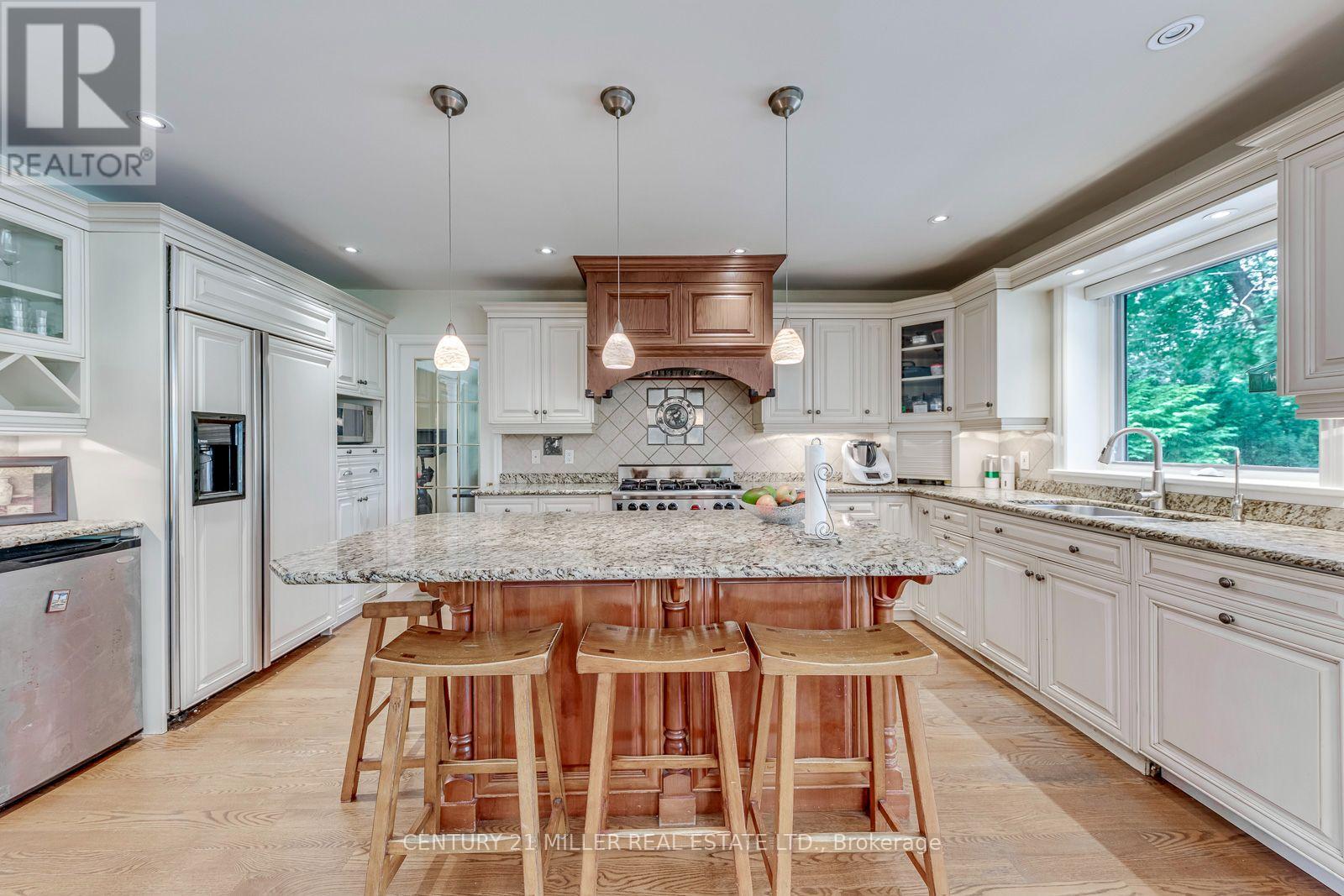1319 Hillhurst Road, Oakville, Ontario  L6J 1X6 - Photo 17 - W13814894