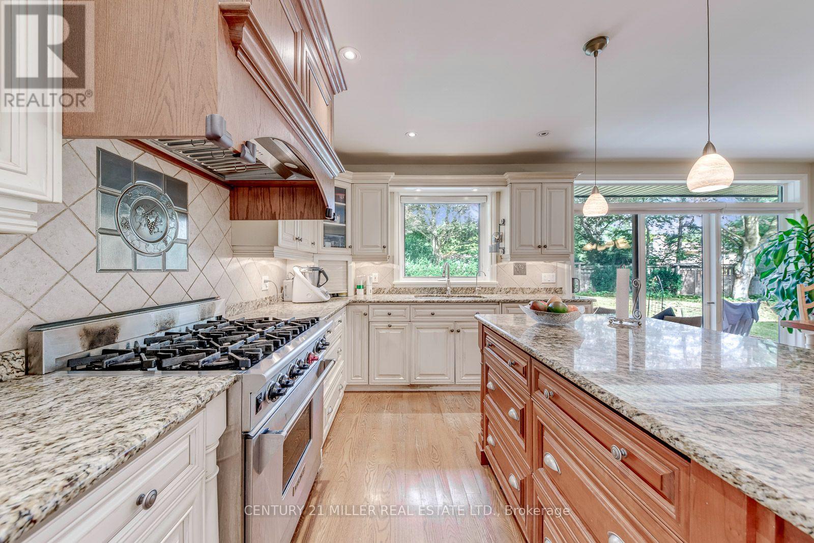 1319 Hillhurst Road, Oakville, Ontario  L6J 1X6 - Photo 18 - W13814894