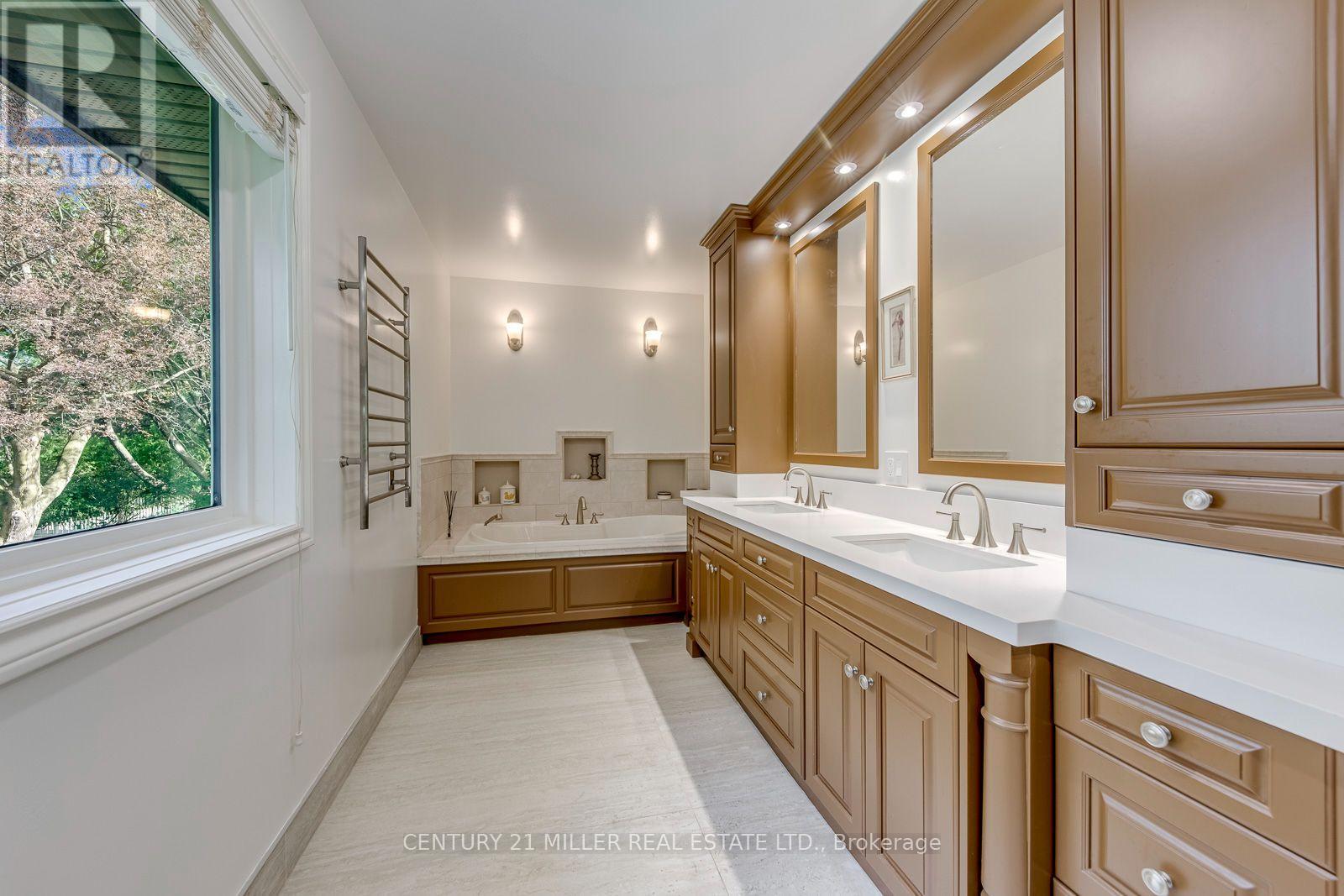 1319 Hillhurst Road, Oakville, Ontario  L6J 1X6 - Photo 27 - W13814894