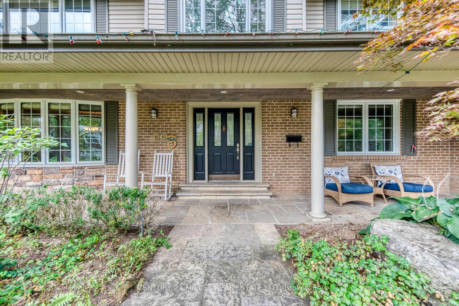 1319 Hillhurst Road, Oakville, Ontario  L6J 1X6 - Photo 3 - W13814894