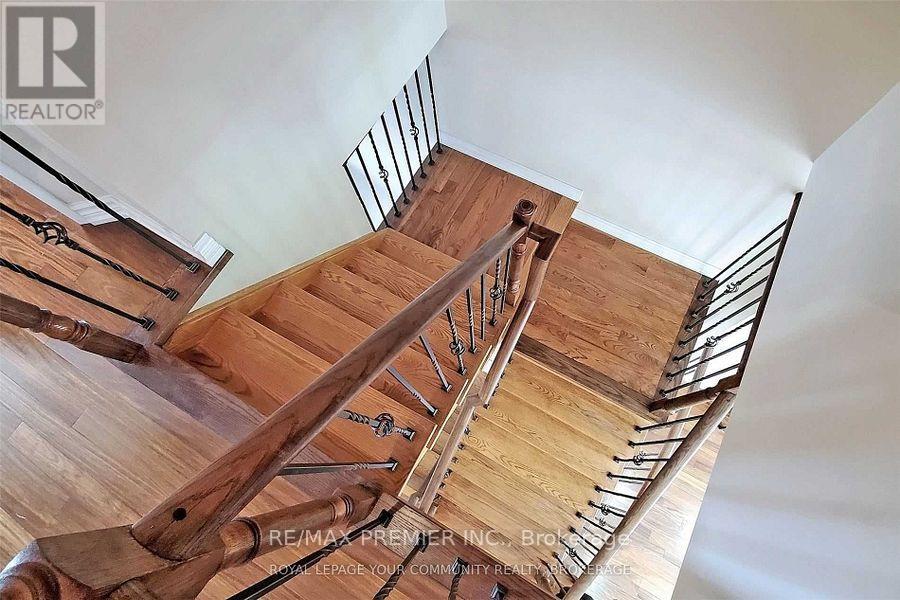 47 Tania Crescent, Vaughan, Ontario  L6A 2M8 - Photo 3 - N13812794