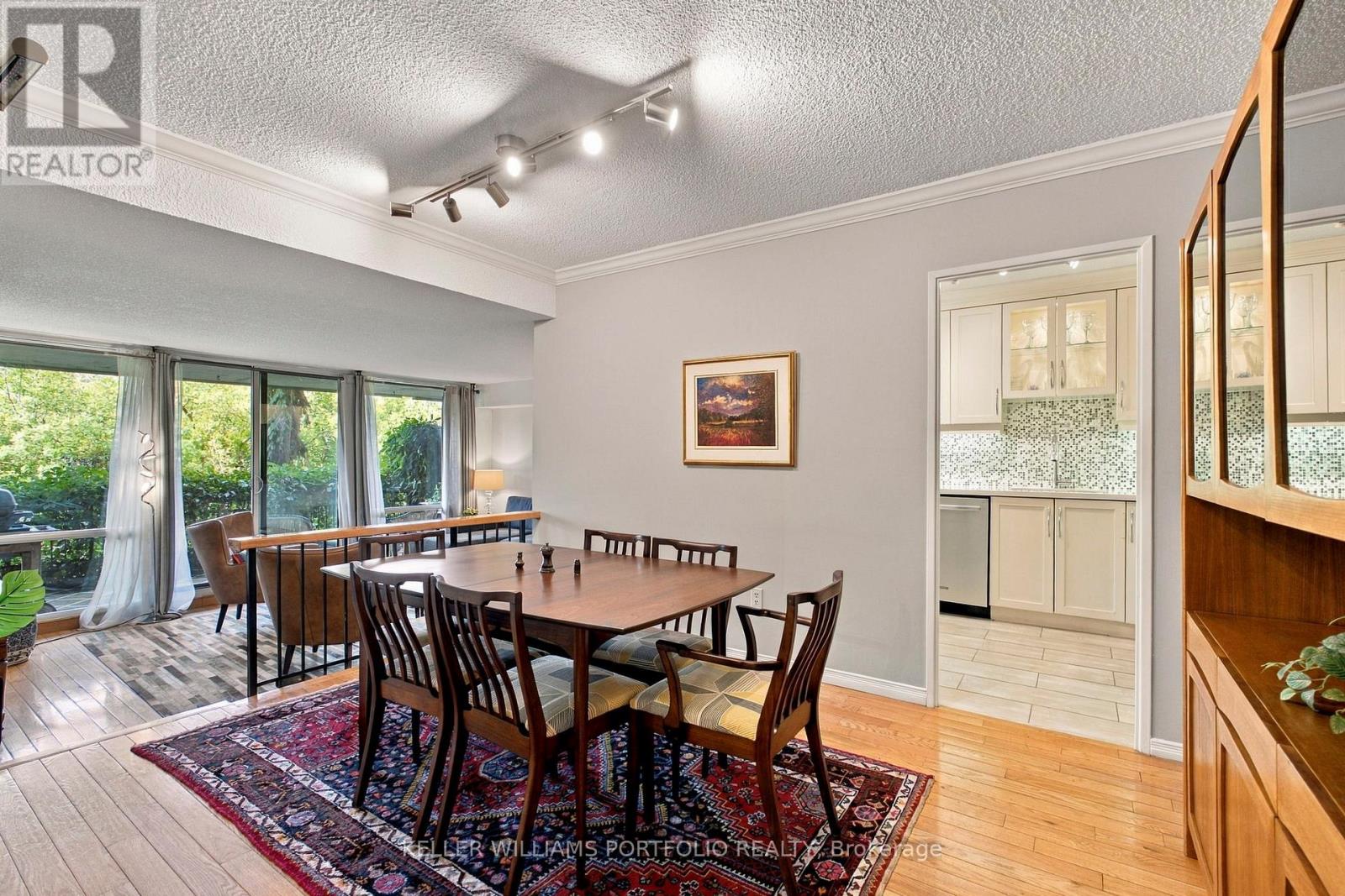 101 - 260 Scarlett Road, Toronto, Ontario M6N 4X6 - Photo 4 - W13810424