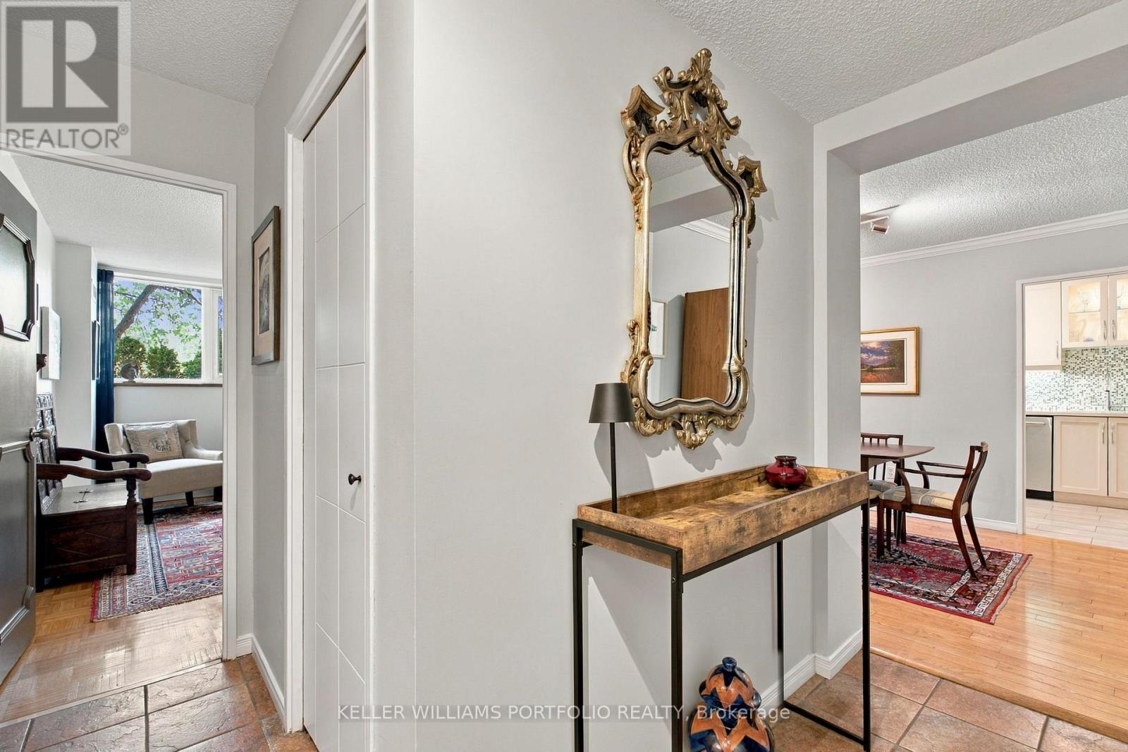 101 - 260 Scarlett Road, Toronto, Ontario M6N 4X6 - Photo 3 - W13810424