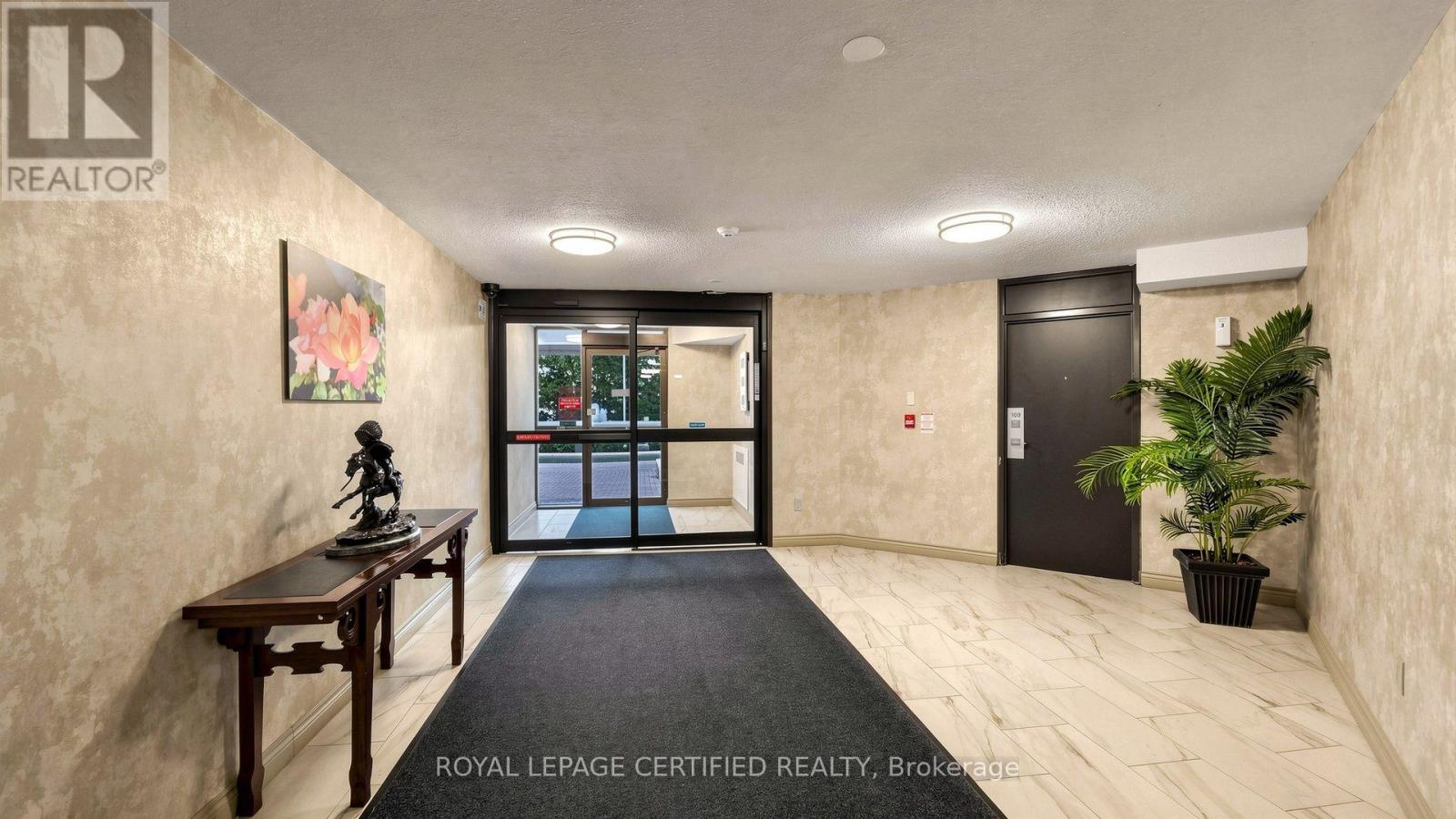 802 - 3650 Kaneff Crescent, Mississauga, Ontario  L5A 4A1 - Photo 5 - W13814828